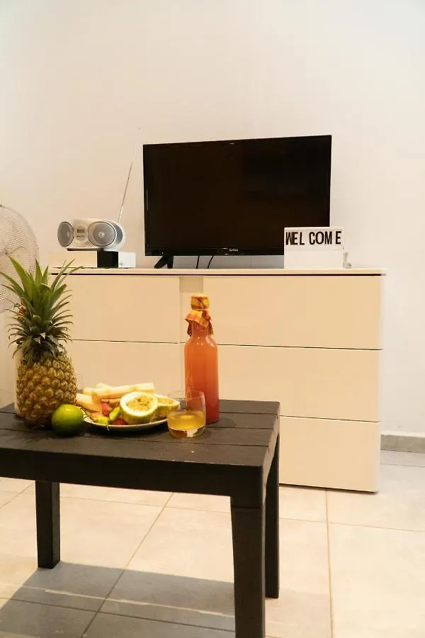 Joli Appartement Avec Vue Au Moule Le Moule 0*,